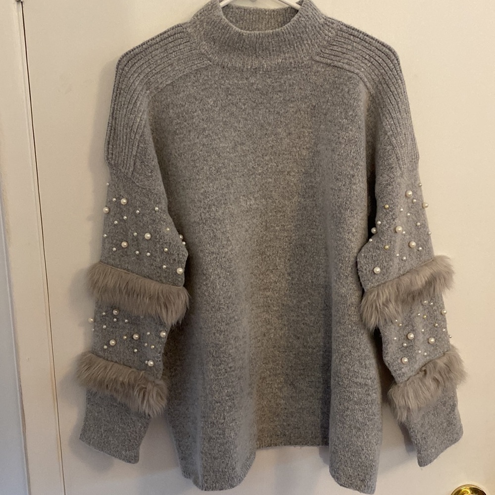 COPY - Amazing Pearl and Faux Fur Sweater - Picture 2 of 5